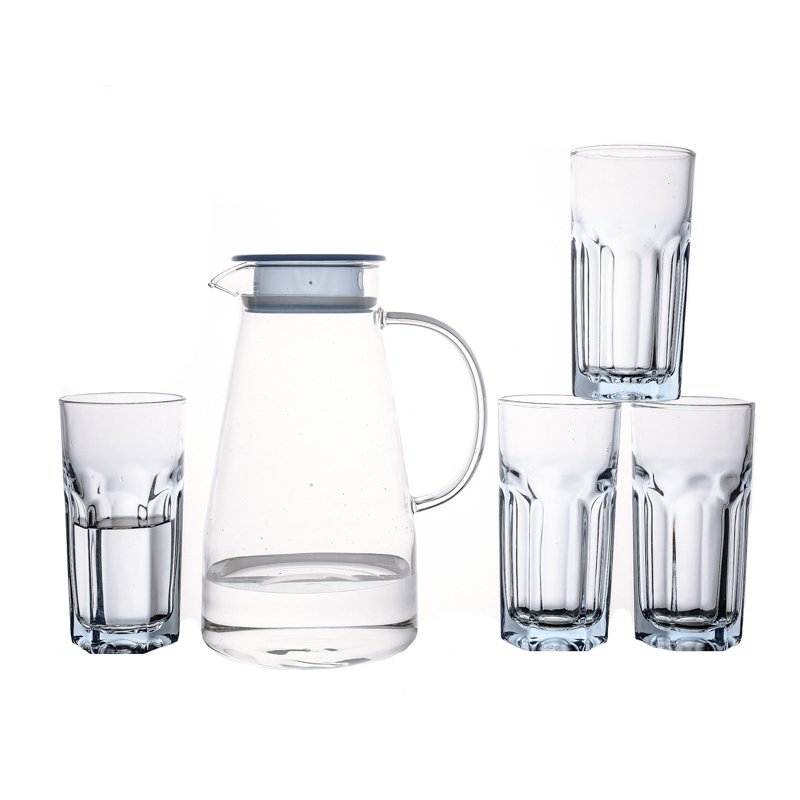 Botella de agua de vidrio grande de 1800 ml con juego de hervidor de tazas pequeñas de 320 ml a la venta